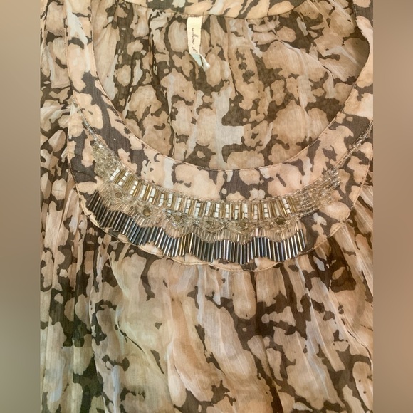 Anthropologie Willow & Clay sheer Beige beaded Patterned Sleeveless tunic Blouse - Picture 8 of 10